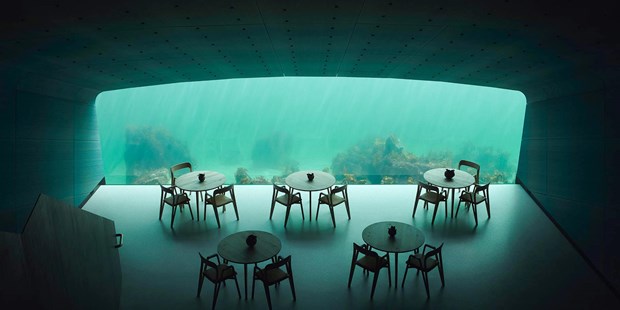 utsikt under havet i undervattensrestaurang