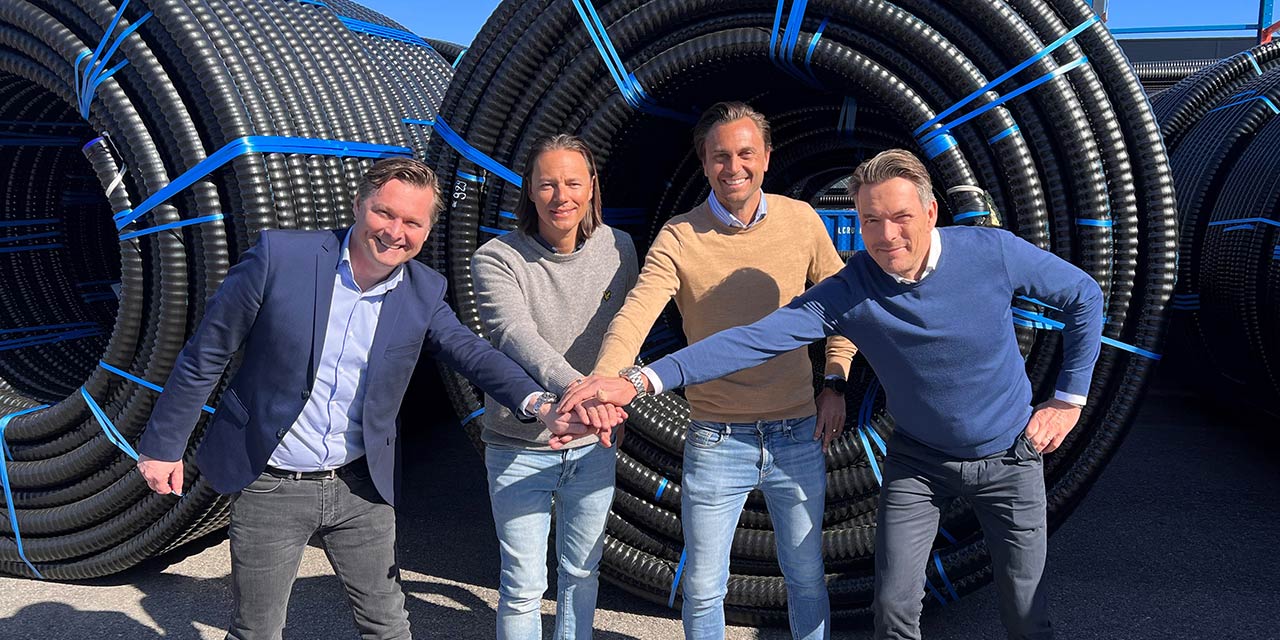 Handslag när LK Systems förvärvar Maxitherm